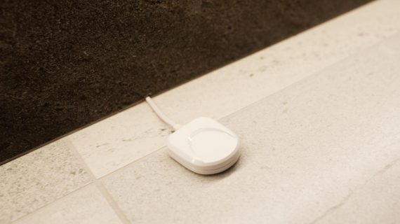 Flood and leak detectors